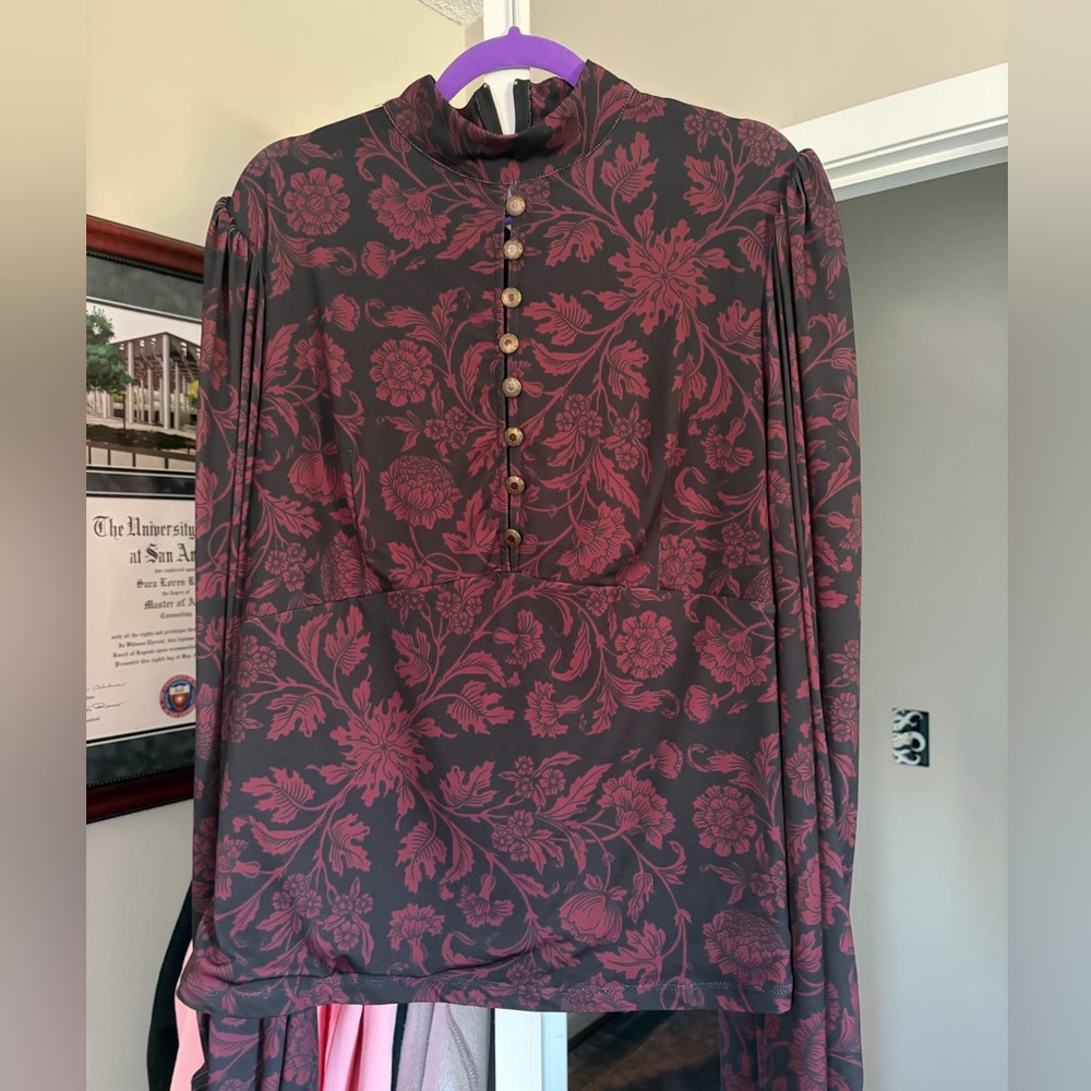 Pin up girl brocade pattern top